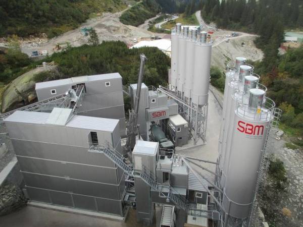 Non-stop Production of Concrete in the Alps -  Linemix 3000 cm 410 h