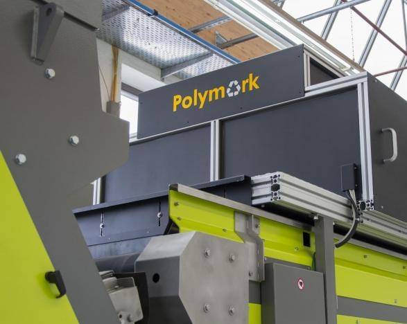 The Polymark sorting machine made by Sesotec with Polymark detector unit for the detection of UV fluorescence markers on PET bottles. (Photo: Sesotec GmbH)