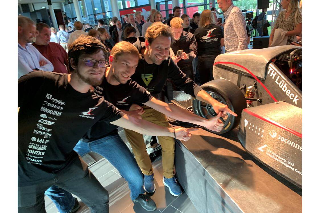 Stolzer Sponsor der Seagulls Lübeck  Greif-Velox begleitet das Team der Technischen Hochschule Lübeck bei ihrem ambitionierten Rennwagen-Projekt für die Formula Student bei dem auch die Werkstudenten Teil des Teams sind und aktiv am Erfolg mitwirken.