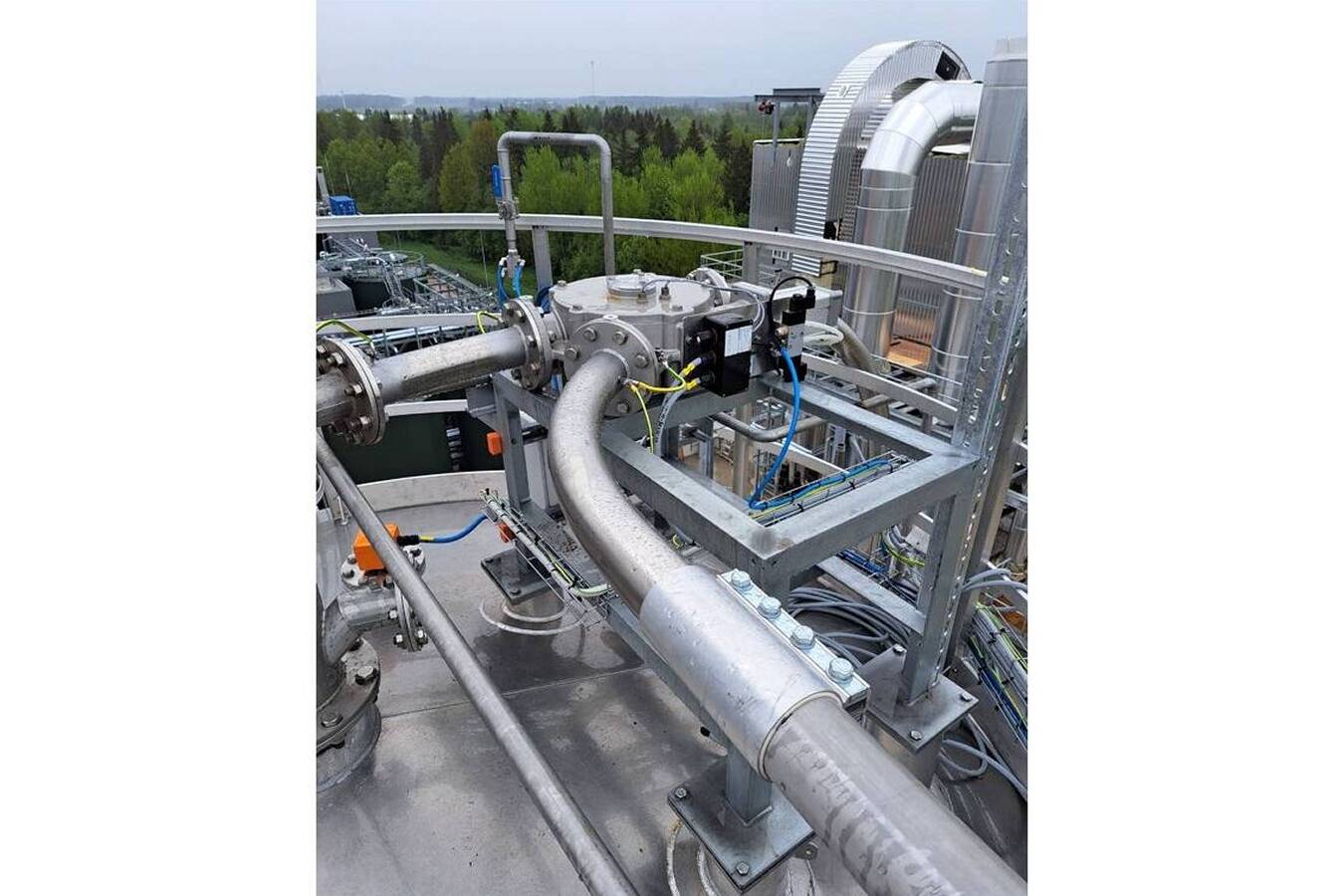 Gewinnung, Lagerung und Verpackung von Lignin Hosokawa Solids realisiert für Fibenol in Estland erfolgreich detaillierte Produktuntersuchungen, umfassendes Pre-Engineering und schlüsselfertige Anlagen