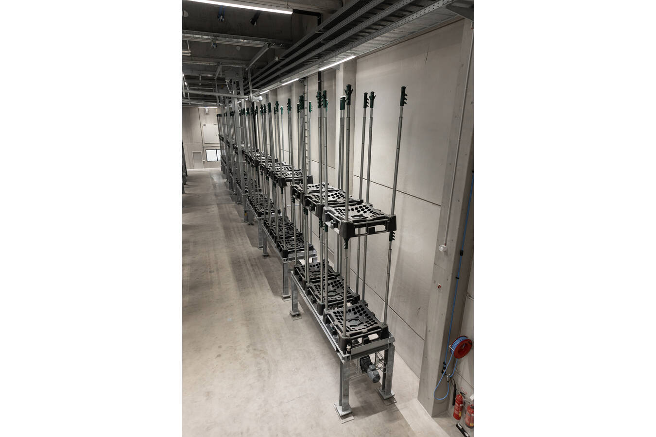 24/7 Big-Bag-Verarbeitung in der Ölproduktion bei Gustav Heess 24/7 Ölproduktion mit gestapelten Big-Bag-Systemen, sicherem Handling und bis zu 60 % Platzersparnis bei Gustav Heess.