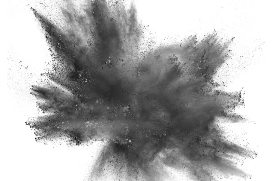 Schüttgüter mischen, Partikelstrukturen erhalten und Staub vermeiden Überall dort, wo staubförmige Güter verarbeitet werden, entstehen Stäube. Staubbindung durch Benetzung kann schonend und genau in amixon® Mischern stattfinden.