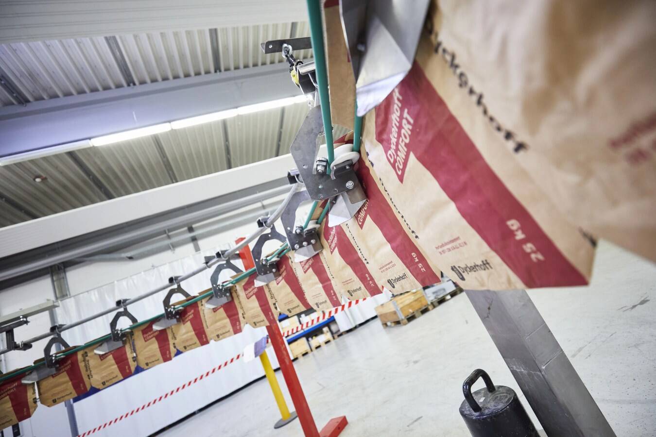 Radimat-Pathfinder von Haver & Boecker optimiert die Ventilsackpackung Entdecken Sie, wie der neue Pathfinder Edition von Haver & Boecker die Automatisierung der Beutelverpackung revolutioniert - selbst in den beengtesten Anlagen.