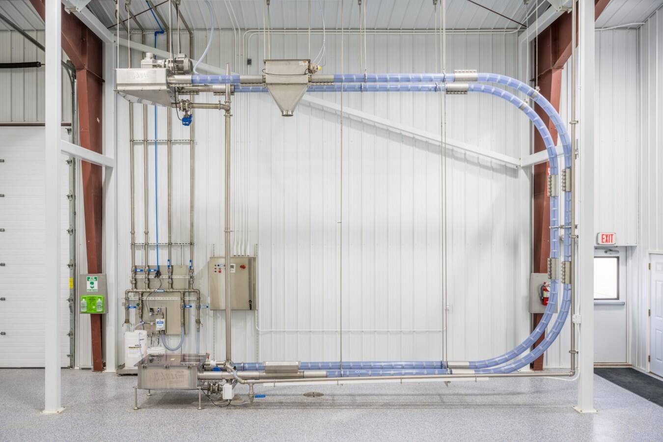 Akona startet Produktion von Cablevey-Systemen in Großbritannien Akona Process Solutions produziert Cablevey Fördersysteme jetzt auch in Großbritannien und bietet europäischen Herstellern damit kürzere Lieferzeiten, niedrigere Kosten und eine intelligentere Lösung.