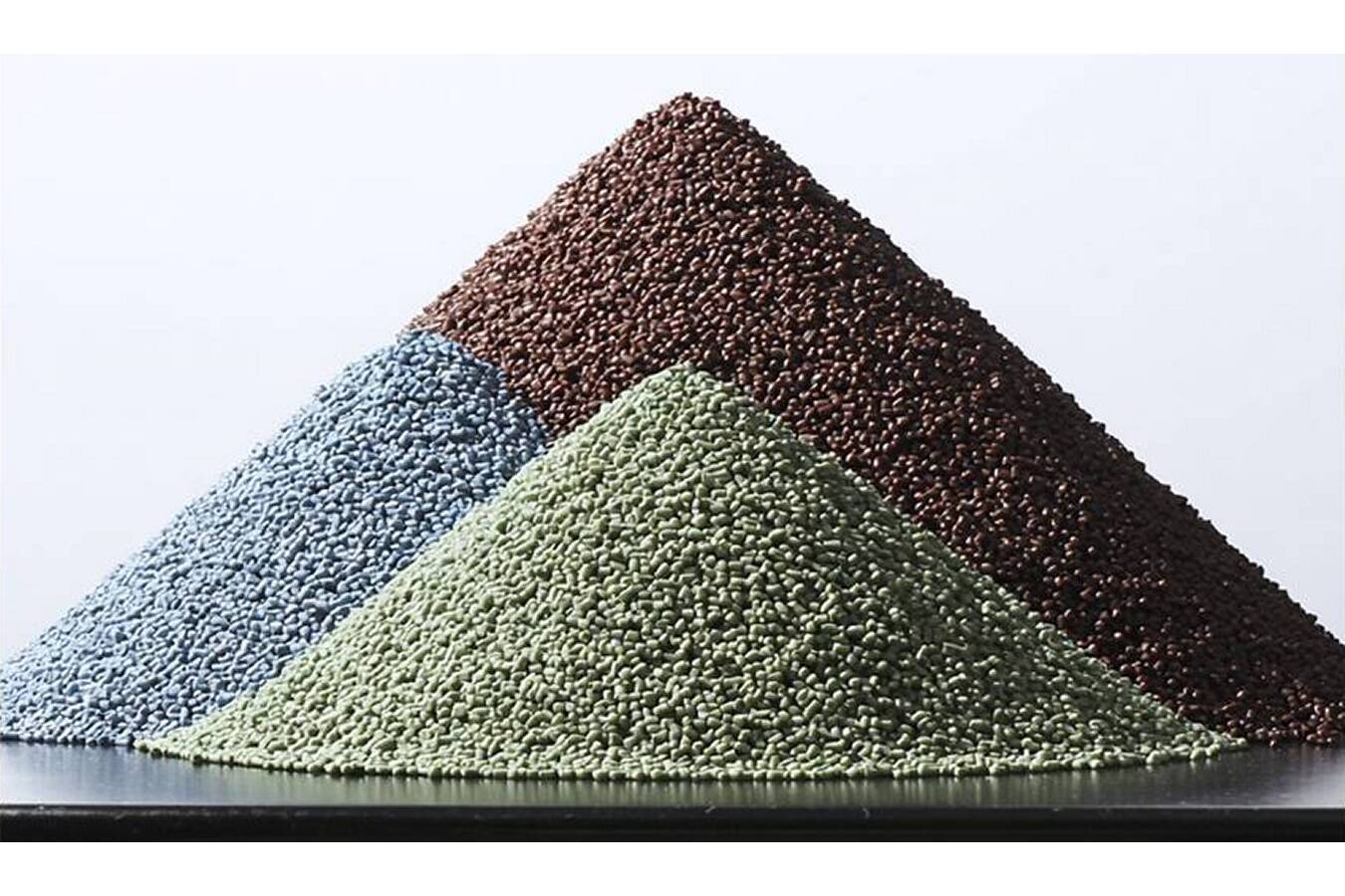 Verschleissarmer Transport von glasfaserverstärkten Kunststoffpellets  Innovative pneumatische Dichtstromförderung von Gericke